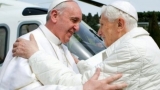Papa Emerit Benedict şi Papa Francisc