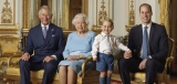 Regina Elisabeta a II-a, prinții Charles, William și George