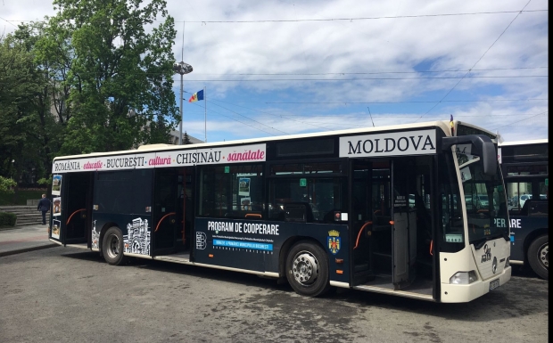 Autobuzele donate de Primăria Capitalei au ajuns la Chişinău