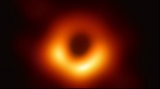 Prima imagine a unei găuri negre