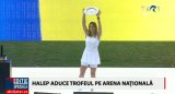 Simona Halep prezintă trofeul