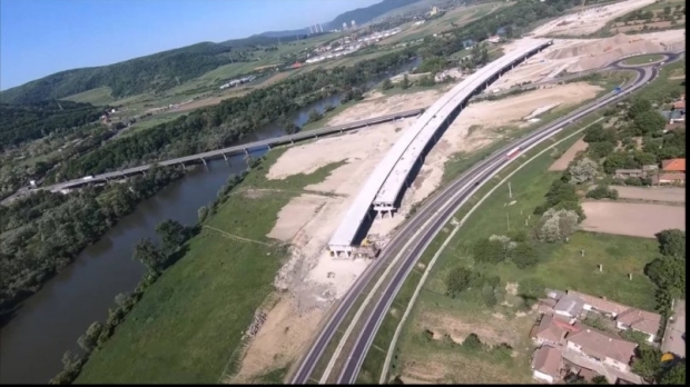 Constructorul lotului 3 al autostrăzii Lugoj-Deva vrea să acţionăm statul român în judecată 