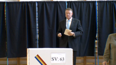 Klaus Iohannis votează 