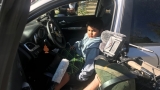 Băiat în vârsta de 5 ani, la volanul mașinii familiei