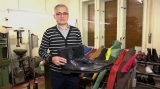 Grigore Lup și pantofii de distanțare socială