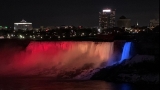 Cascada Niagara iluminata in culorile drapelului românesc