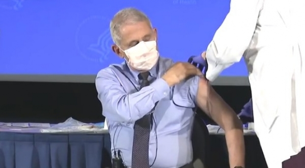 Anthony Fauci s-a vaccinat anti covid