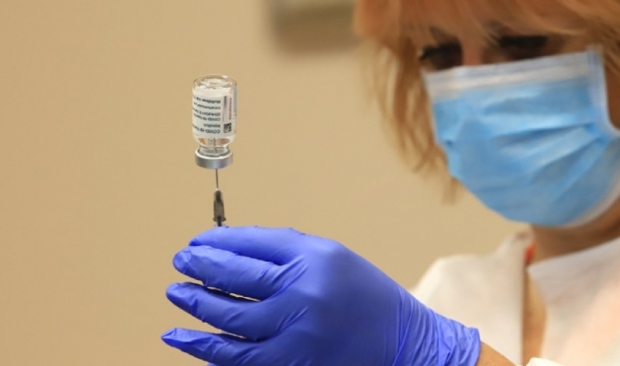 Bulgaria oprește vaccinarea cu AstraZeneca