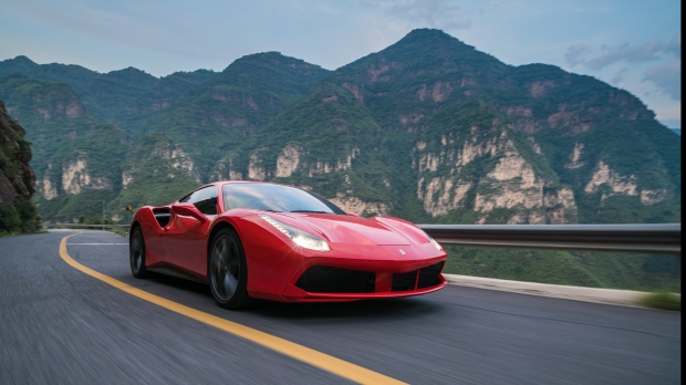 Ferrari începe să se gândească la adăugarea unui model electric la gama sa de supercaruri
