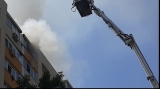 Incendiu violent la un bloc de pe Calea Rahovei