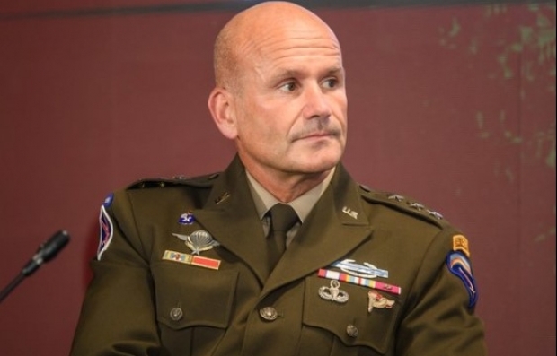 Generalul Christopher Cavoli