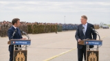 Emmanuel Macron și Klaus Iohannis la baza militară Mihail Kogălniceanu 