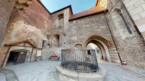 Castelul Corvinilor din judeţul Hunedoara