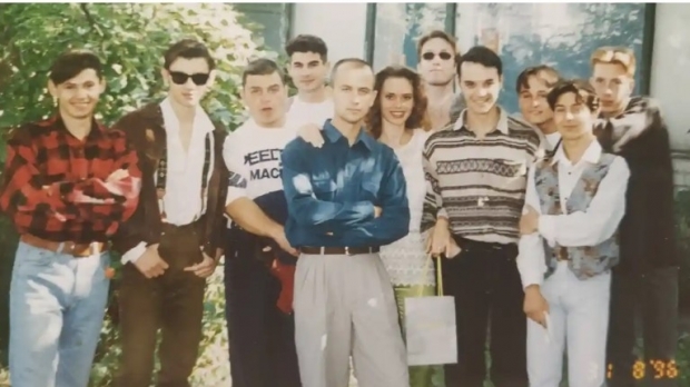 Volodimir Zelenski alături de colegii săi, în 1996