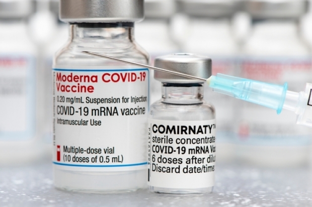 Vaccin Moderna și  Comirnaty