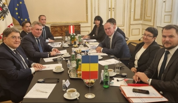 Ministrul Lucian Bode la întrevederea din Austria