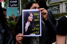 Mahsa Amini - Poliția morală, desființată în Iran
