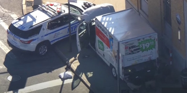 Șoferul unui camion care fugea de poliție a lovit opt persoane la New York