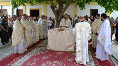 Sfinţirea primei Biserici Ortodoxe Române din Negotin-Serbia