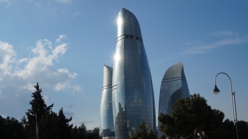 Baku, oraşul zămislit din mătase şi petrol