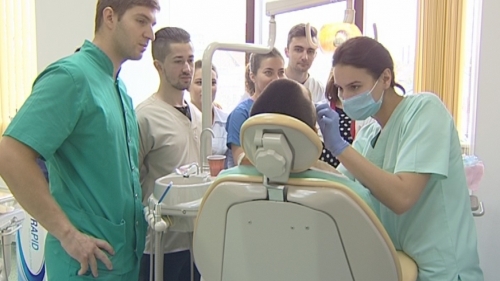 Despre formarea medicilor stomatologi din Craiova, la 