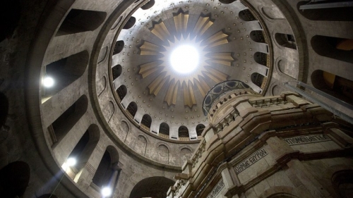 Resfinţirea Sfântului Mormânt şi Biserica Italiană din Bucureşti