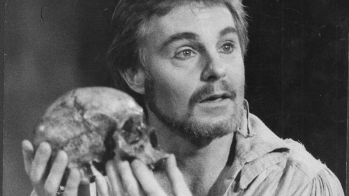 De 400 de ori Hamlet. Sir Derek Jakobi - un actor Garantat 100% excepţional
