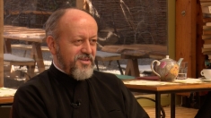 Părintele Gheorghe Holbea: „Oamenii simt într-un preot puterea duhului”