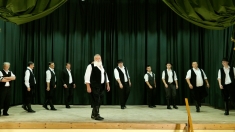 Păstrătorii de tradiţii româneşti, mereu pe scenă