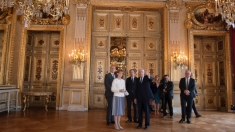 Ora regelui: Vizită istorică în capitala Franţei