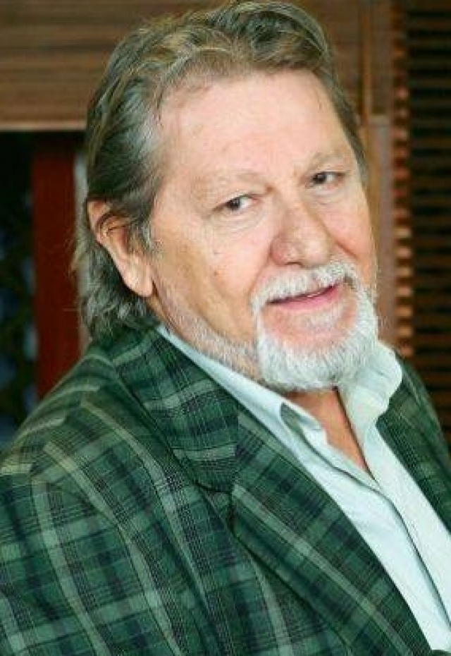 Sebastian papaiani
