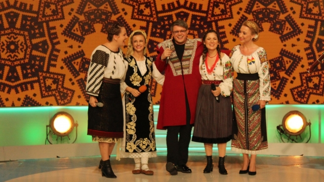 Tineri cantareti muzica populara Drag de Romania mea