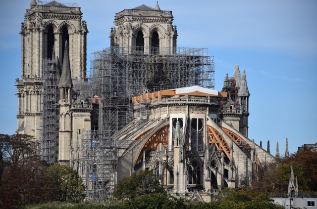 Interpreter Simplicity Christianity Spectacolul Lumii": Catedrala Notre-Dame de Paris | TVR.RO