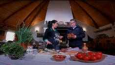 România în bucate: Iepure de câmp cu legume la cuptor | VIDEO