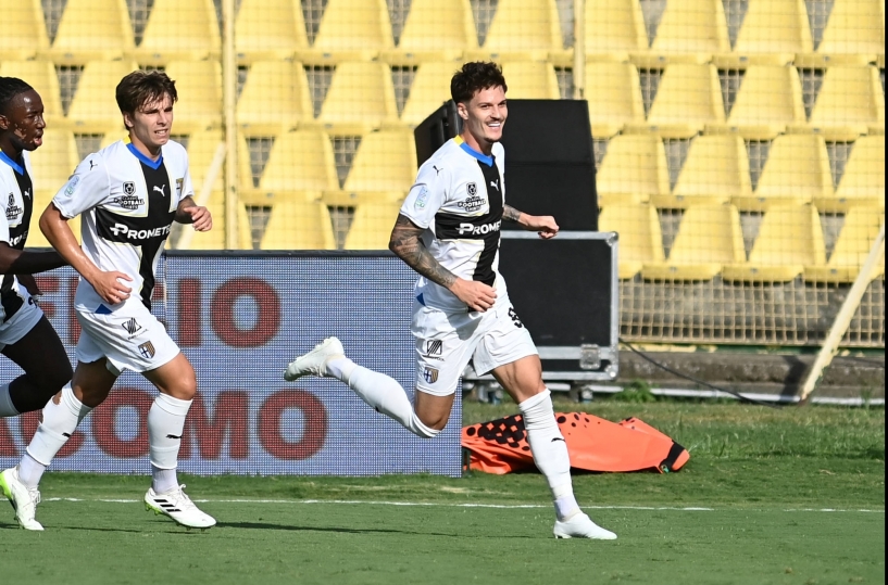 Serie B: Dennis Man a marcat pentru Parma în victoria cu 5-0 de la Catanzaro