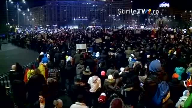 Imnul României cântat în Piața Victoriei #ziua5