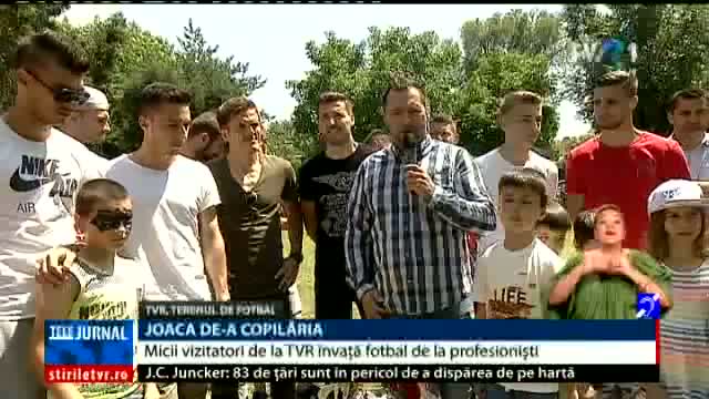 Echipa FC Voluntari, alături de copii în curtea TVR