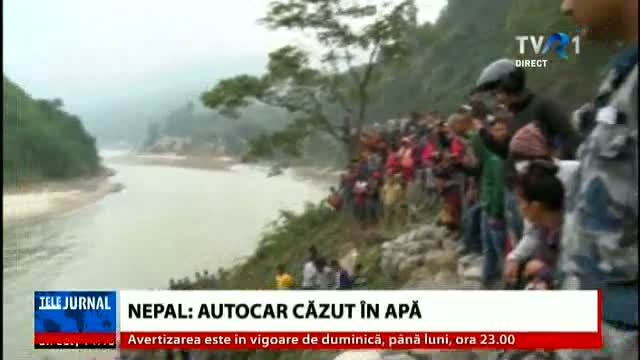 Nepal: Autocar căzut în apă 