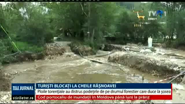 Turiști blocați la Cheile Râșnoavei