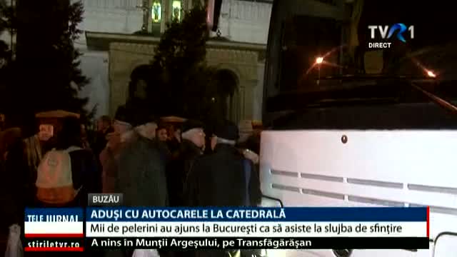 Mii de pelerini au venit la București cu autocarele 