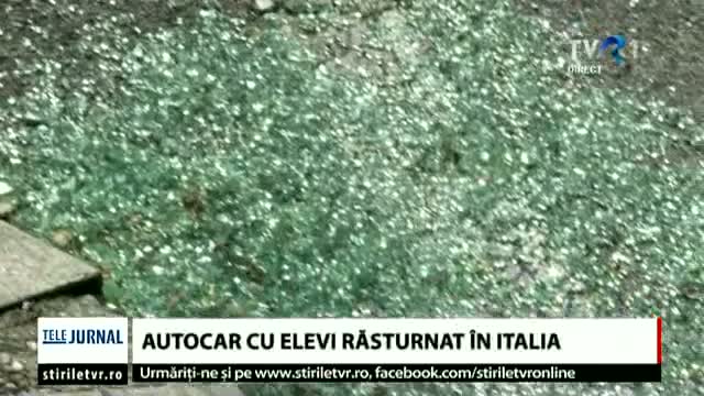 Autocar cu elevi răsturnat în Italia