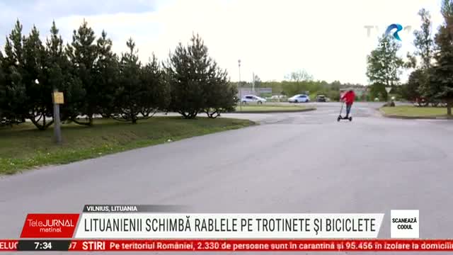 Lituanienii dau rablele pe trotinete și biciclete