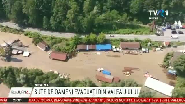 Sute de oameni evacuați din Valea Jiului