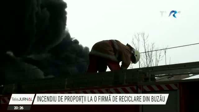 Incendiu de proporții la o firmă de reciclare din Buzău