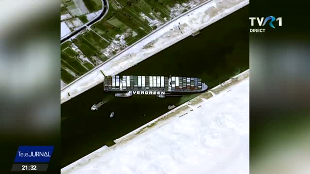 Nave cu animale vii, blocate în zona Canalului Suez