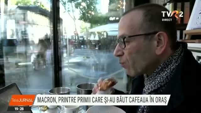 Franta: Presedintele Macron a baut cafeaua in oras 