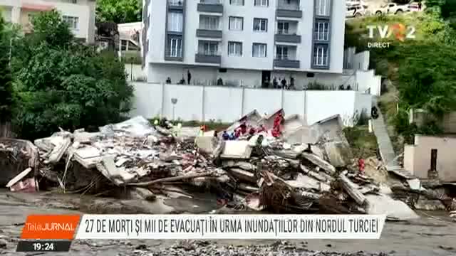 27 de morți și mii de evacuați în urma inundațiilor din nordul Turciei 