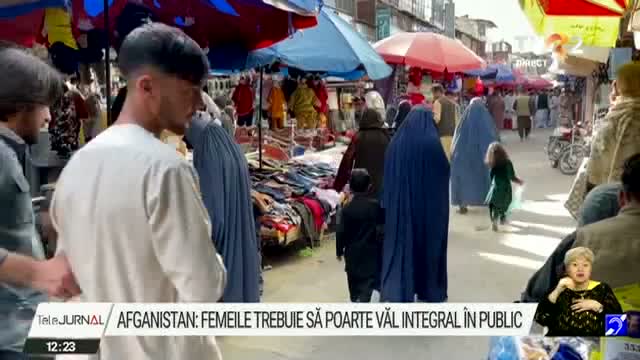 Afganistan: femeile trebuie să poarte văl integral în public